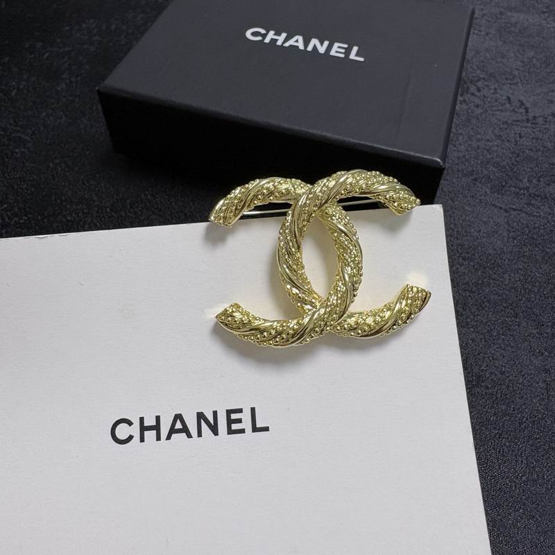 Chanel Brooch 07yxs28